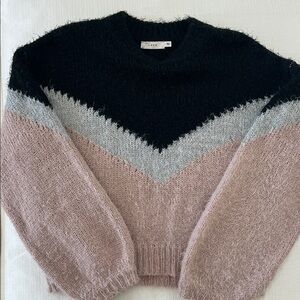 Lush Chevron Crewneck Sweater in Black, Gray & Dusty Pink